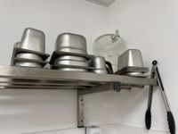 Un lot inox comprenant une étagère, bacs gastro et quelques … (photo 5)