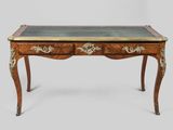 un bureau ancien avec un plateau en marbre et deux tiroirs