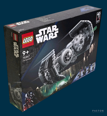 une boîte contenant un ensemble Lego Star Wars « Millennium Fighter »