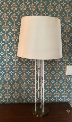 Paire de lampes en métal et métal laqués