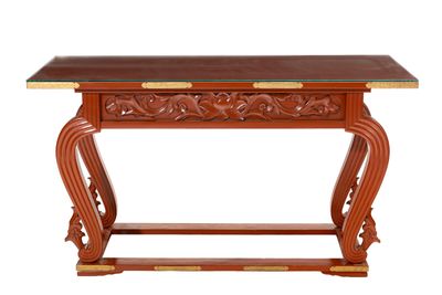 image d'une table en bois avec un plateau en verre sur fond blanc