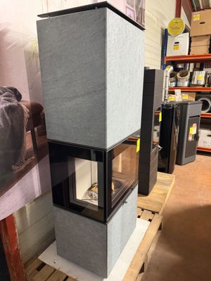 a picture of a modern stove in a store