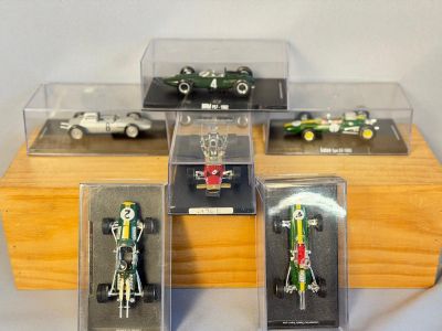 Réunion de 6 véhicules miniatures 1/43ème comprenant : -BRM …