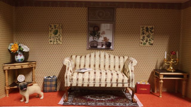 Diorama. Composition miniature, dans une vitrine en bois, vitre e...