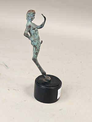 SATYRE en érection en bronze à patine de fouille.