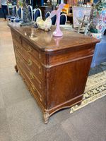 Commode en bois naturel mouluré ouvrant par 5 tiroirs en faç… (photo 6)