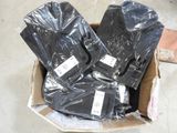 une boîte en carton remplie d'un tas d'appareils électroniques noirs