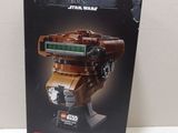 La boîte du véhicule Lego Star Wars est ouverte et prête à être utilisée pour jouer.