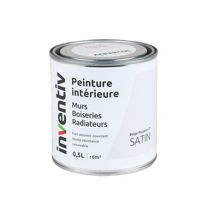 gros plan d'un pot de peinture sur fond blanc