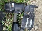 beaucoup d'outils qui traînent par terre