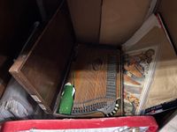 Lot de brocante : bidon vintage, porte revue en bois, balanc… (photo 2)