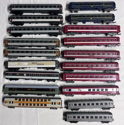 JOUEF – Lot de 19 wagons voyageurs et divers de tous types ( Cinéma, F - Photo 1