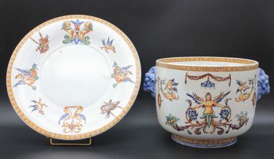 une tasse et une soucoupe placées l'une à côté de l'autre sur une table