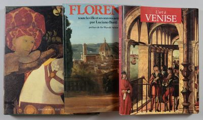 deux livres placés l'un à côté de l'autre