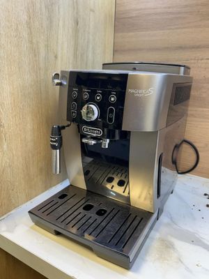 a coffee machine that is sitting on a counter
