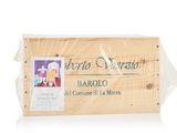 une boîte en bois sur laquelle est collée une étiquette portant l'inscription « Barolo »