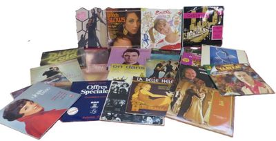 Ensemble de disques vinyles T33 dont André Claveau,, Dorothé…