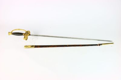 une image représentant une épée avec une poignée en bois sur un fond blanc
