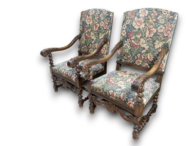 deux chaises avec rembourrage floral rembourrage rembourrage rembourrage rembourrage rembourrage rembourrage rembourrage
