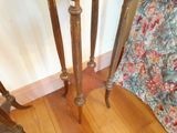 a picture of a table with a vase on top of it