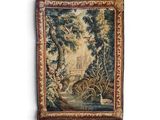 une image d'une tapisserie accrochée au mur d'une pièce