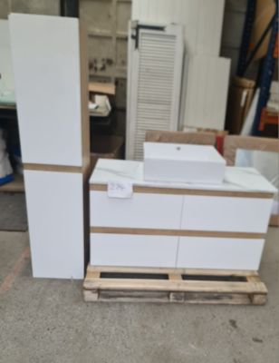 Lot de meubles de salle de bains comprenant meuble sous vasq…