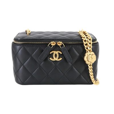Chanel Modèle : Vanity Case Matière : Cuir d’agneau