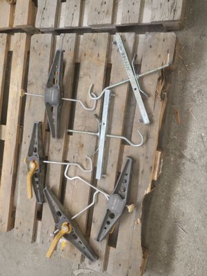 de nombreux outils qui sont posés sur une palette