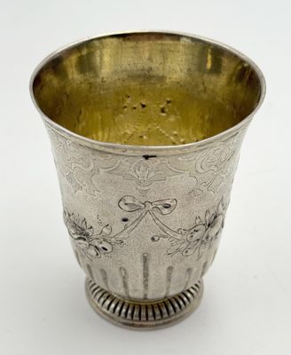 STRASBOURG, milieu du XVIIIe TIMBALE tulipe en argent, l'int…