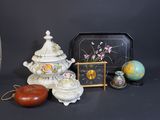 many different items that are sitting on a table