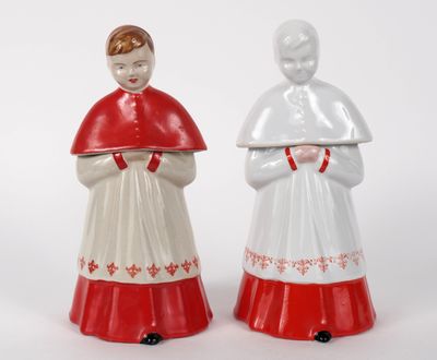 2 flacons 1900 en porcelaine en forme d'enfant de chœur.
