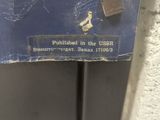 a blue sign on the door of a building that says l5