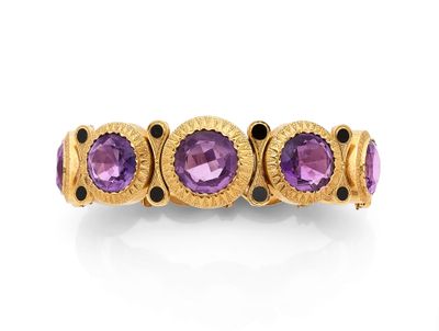 une bague en améthyste et diamant noir, signée Van Cleef