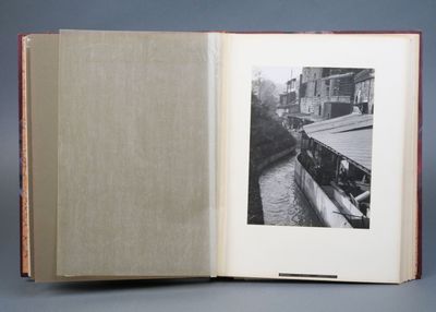 Robert DOISNEAU (1912-1994). Ouvrage, titré sur un côté "12 …