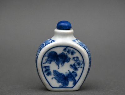 flacon à tabac en porcelaine chinoise bleue et blanche