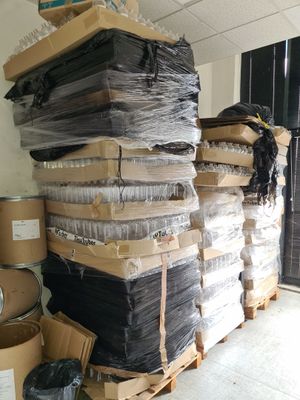 L29 : Lot de stock spécifique de laboratoire de produits cos…