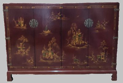 Grand meuble de salon en laque bordeaux à décor doré et poly…