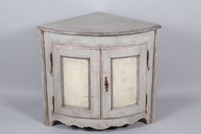 encoignure en bois résineux patiné. - Photo 1