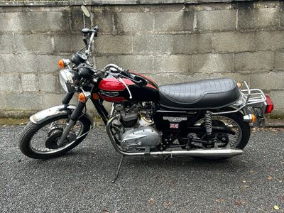 Triumph Bonneville T140 de 1976 Bicylindres 4 temps, 750 cm3…