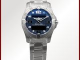 une image d'une montre en gros plan sur fond blanc