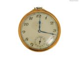 une montre de poche en or sur fond blanc, avec une trotteuse bleue