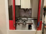 une machine qui se trouve dans le coin d'une pièce