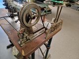 a machine that is sitting on a table in a room