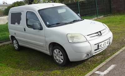 CTTE peugeot PARTNER 190C FOURGON Carburant : go Puissance A…