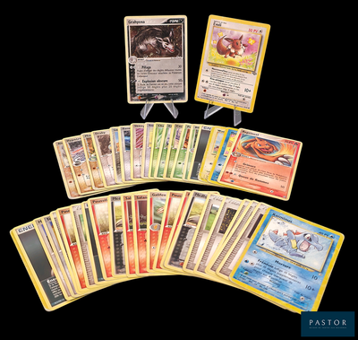 beaucoup de cartes sur la table