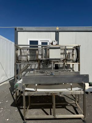 a machine that is sitting in the middle of a parking lot