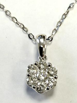 COLLIER EN OR BLANC ORNÉ D'UN PENDENTIF SERTI DE DIAMANTS En…