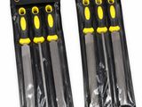 une paire de tournevis noir et jaune dans un sachet en plastique