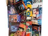 un livre sur lequel figurent plein de films