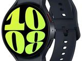 une image d'une montre connectée avec un bracelet noir et des chiffres jaunes